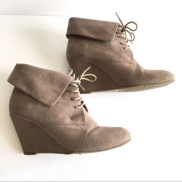 Call It Spring Taupe Booties Women's Wedges US Size 8 - Picture 4 of 7